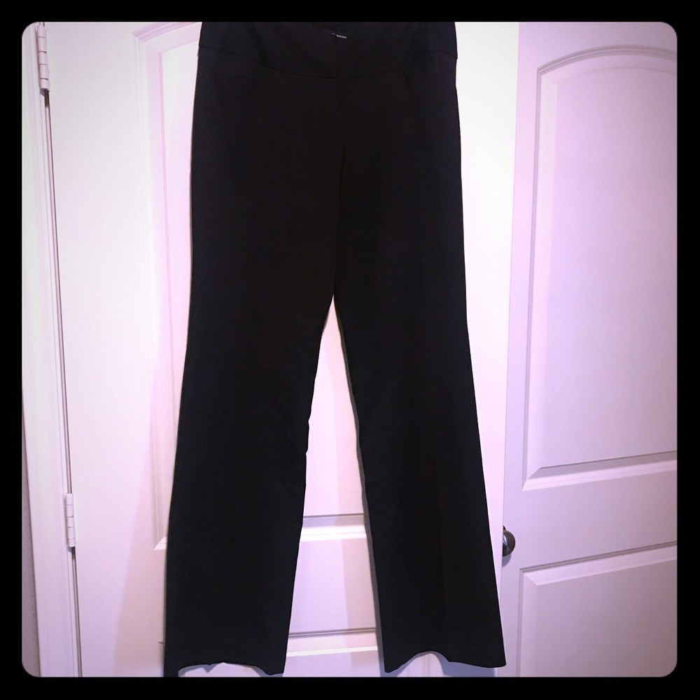 8Long barely boot black pant.